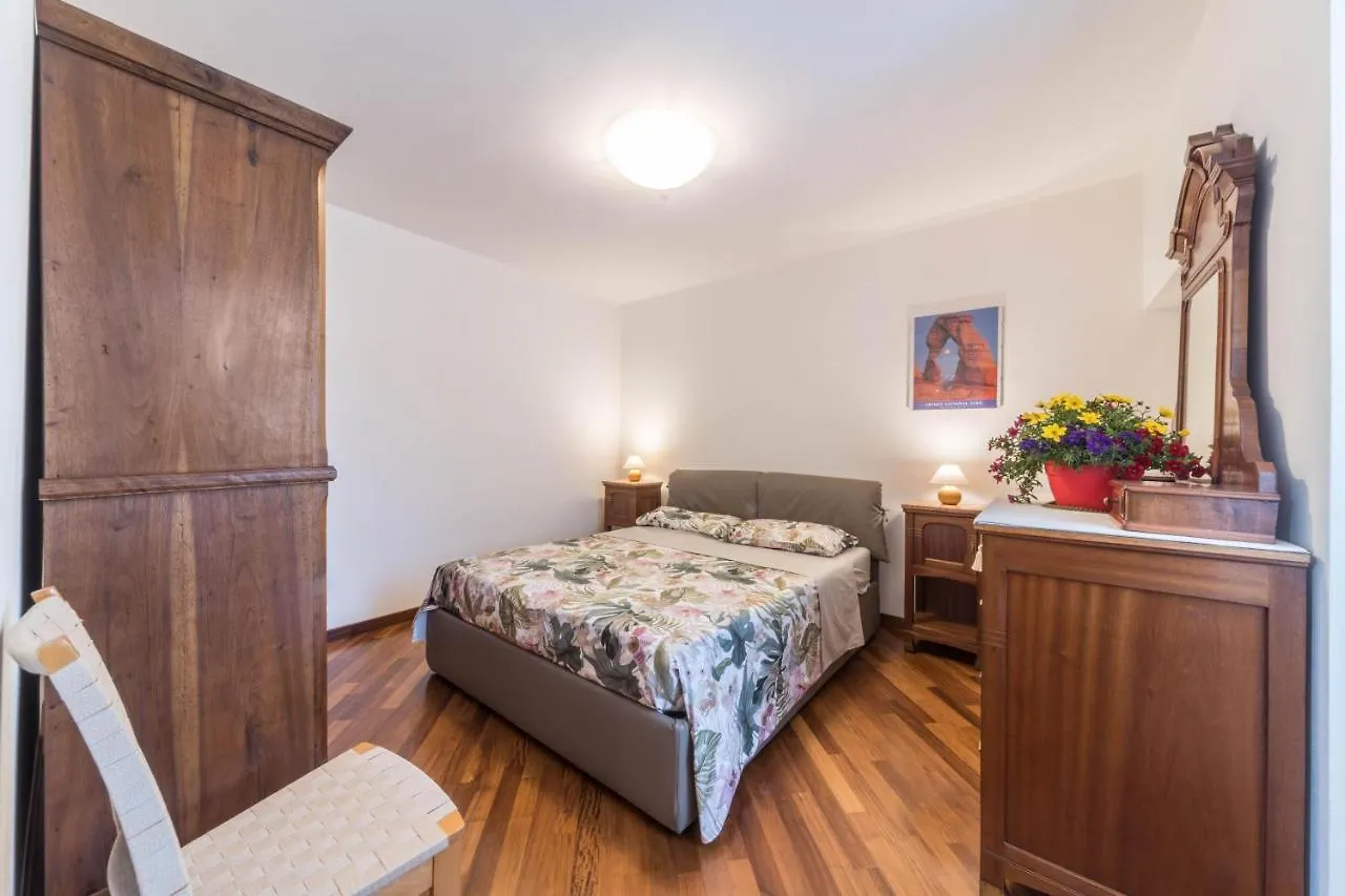 Un Passo Dal Lago Dervio Apartment